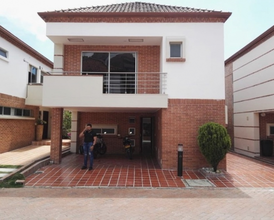 CONDOMINIO PALMAS DEL VERGEL (ARRENDADO)