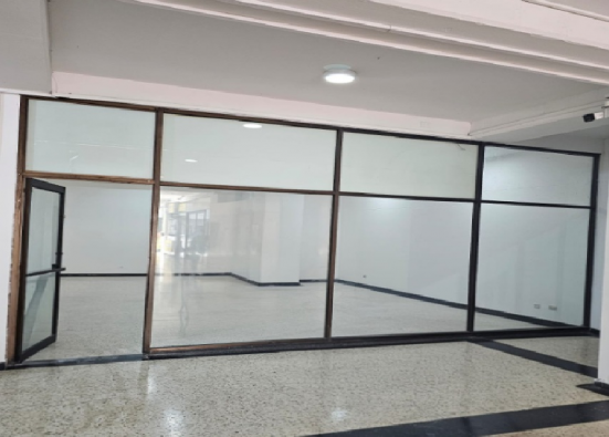 LOCAL 111 EN EL CENTRO COMERCIAL LA ONCE (DISPONIBLE )